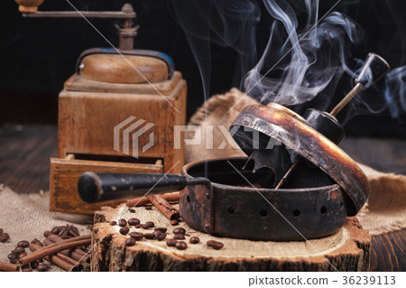 The device for roasting coffee beans. The device for roasting coffee beans. 36239113
