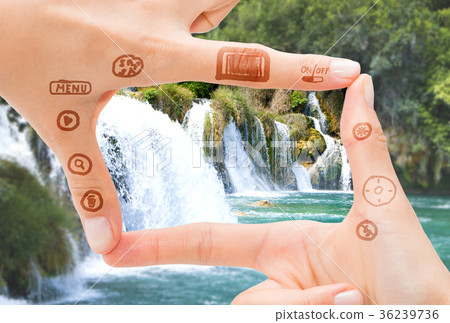 Hand symbol that means digital camera 36239736