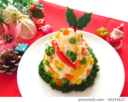 A smiley potato salad tree Christmas image 36243617