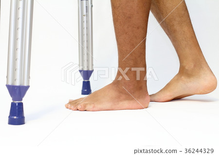 Walking foot with crutches Walking foot with crutches 36244329