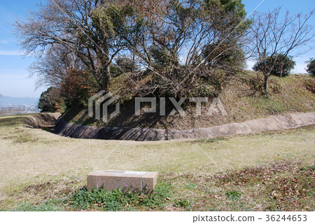 Uto老城堡廢墟Senjojiki和周圍的開放式護城河 36244653