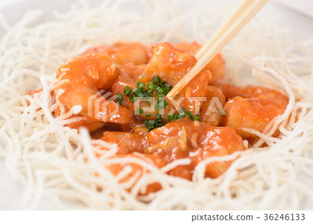 蝦辣椒和油炸粉絲 36246133