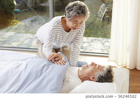 Family, old couple, husband, wife, nursing, care 36246582