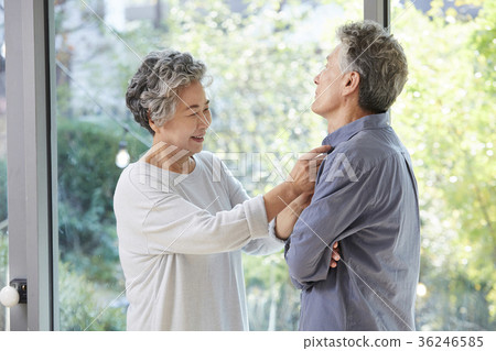 家庭,老夫妻,老人,丈夫,妻子 家庭,老夫妻,老人,丈夫,妻子 36246585