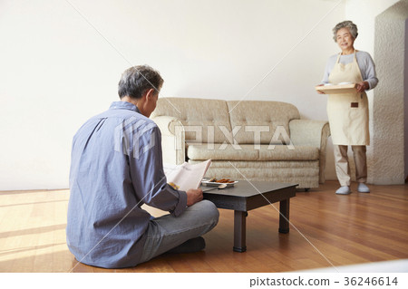 家庭，老夫妻，老人，丈夫，妻子，食物 36246614