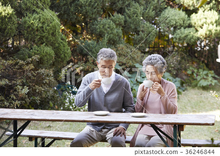 Family, old couple, husband, wife, garden, mug 36246844