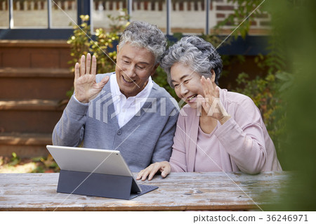 家庭,老夫妻,丈夫,妻子,筆記本電腦, 家庭,老夫妻,丈夫,妻子,筆記本電腦, 36246971