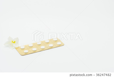 Hormones pills for treatment menopausal women  36247482