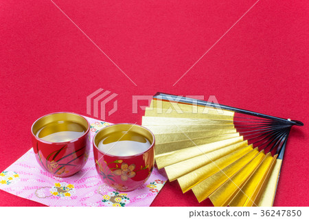 Happy birthday with a painted pottery 36247850