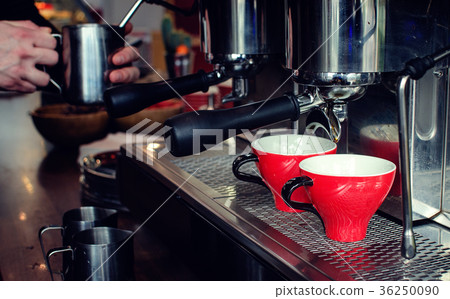 Barista Coffee Brewing 36250090