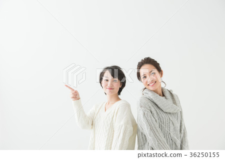 Two women 20s Two women 20s 36250155