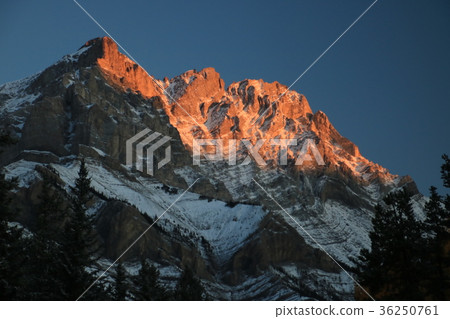 加拿大加拿大落基山脈 加拿大加拿大落基山脈 36250761