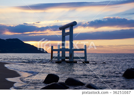 Maruiwa of Sakurai Futumigaura of the evening scene 36251087