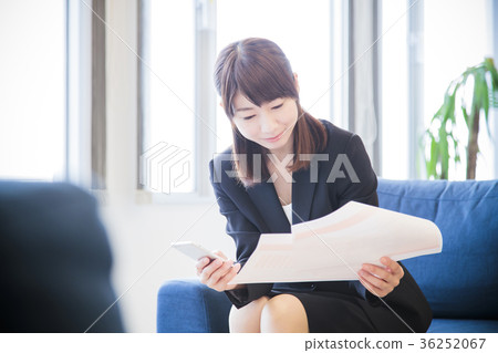 Female Business Smartphone Office Business Woman Female Business Smartphone Office Business Woman 36252067
