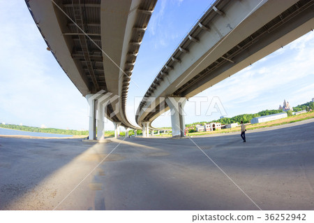 view under the big bridge 36252942