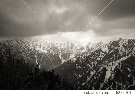 The solemn mountain Tateyama mountain range 36254161