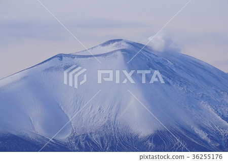 覆蓋雪的淺間山 覆蓋雪的淺間山 36255176