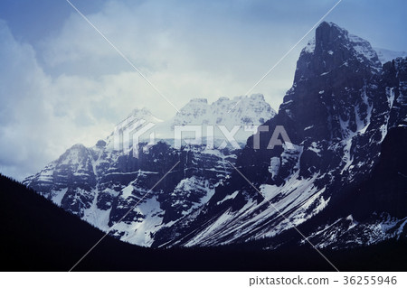 Mountains in Canada Mountains in Canada 36255946