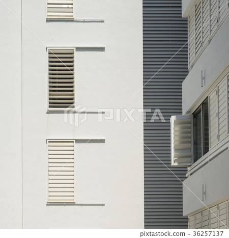 Multi-storey residential building 36257137
