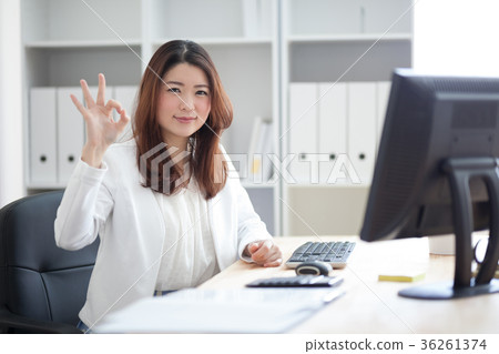 書桌工作·OL 36261374