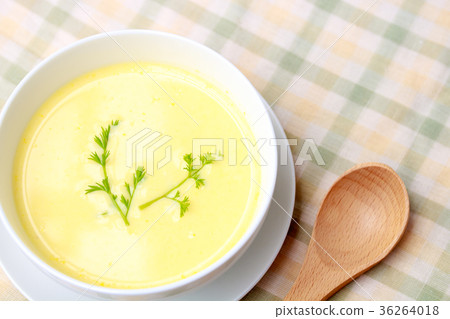 Corn cream soup  36264018