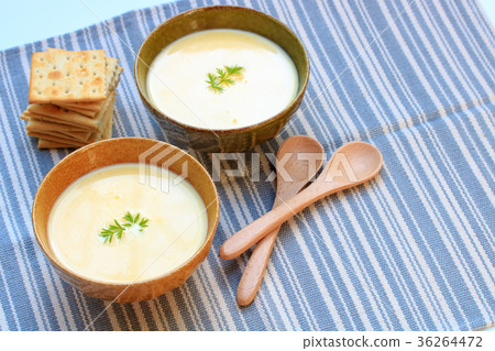 Corn cream soup  36264472