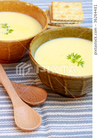 Corn cream soup  36264481