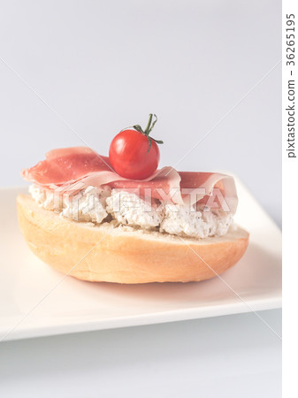 Toast with robiola and prosciutto Toast with robiola and prosciutto 36265195