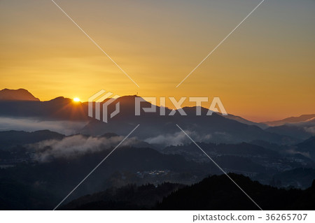 Dawn from Kunimigaoka 36265707