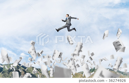 Businessman on the move. 36274926