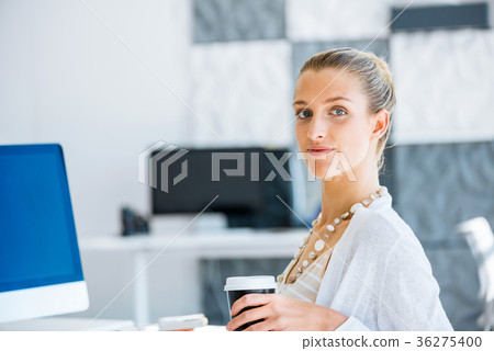 Elegant office worker 36275400