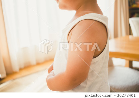 1 year old, younger, person 36278401