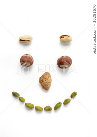 用堅果做的笑臉(回飛,陰影iki) 用堅果做的笑臉(回飛,陰影iki) 36281670