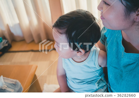 younger, mother and child, summer 36282660