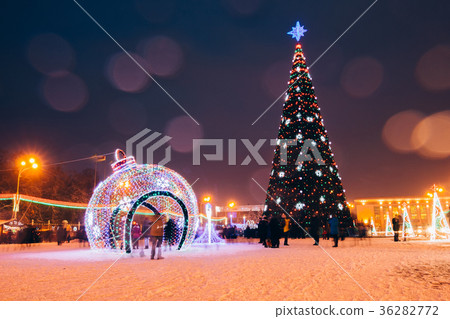 Area of the city during the New Year holidays Area of the city during the New Year holidays 36282772