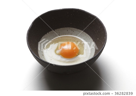 生雞蛋  36282839