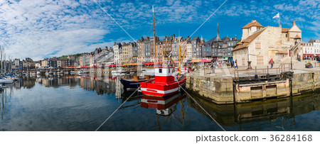 Honfleur harbour, normandy city in France Honfleur harbour, normandy city in France 36284168