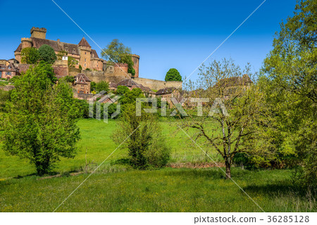 Bretenoux Castelnau medieval castle, lot, quercy,d 36285128