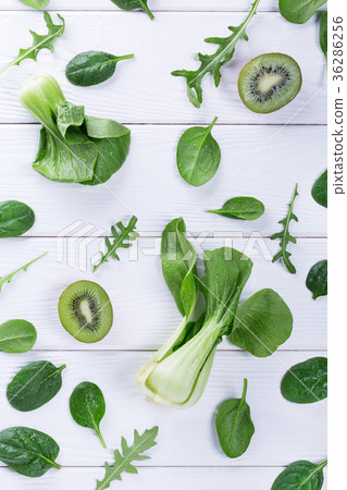 Green vegetables and leaves 36286256