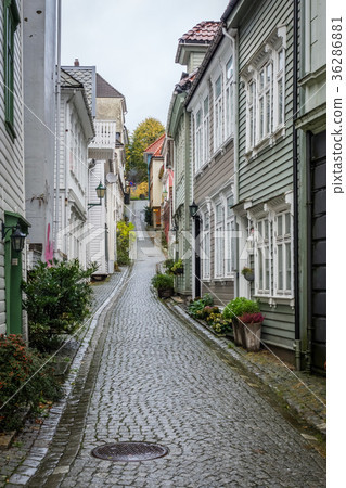 Narrow cobble stoned streets Narrow cobble stoned streets 36286881