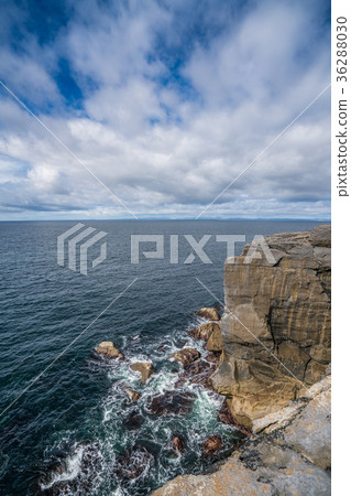 A view of the cliffs edge in Doolins Bay 36288030