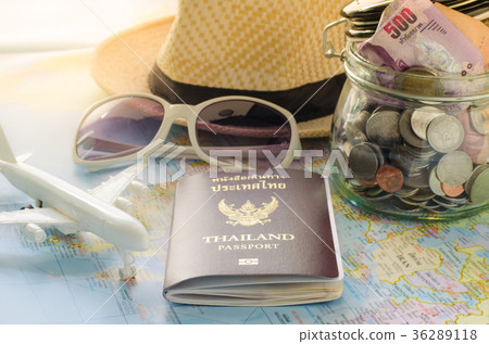 Planning to collect money for the tour. 36289118