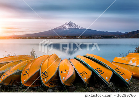Fuji mountain and boat at Kawaguchiko lake, Japan. 36289760