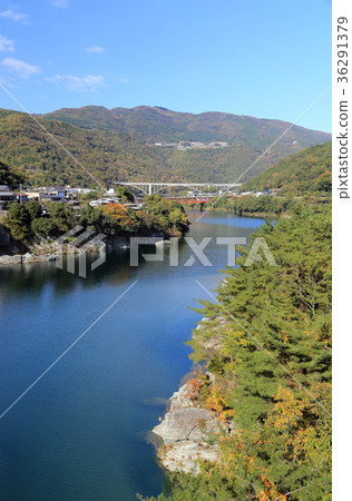 "Ikeda Ohashi" on the Ikeda Dam Lake in Miyoshi City and "Ikeda Ohashi Ohashi" on the Tokushima Expressway 36291379