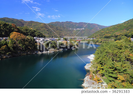 "Ikeda Ohashi" on the Ikeda Dam Lake in Miyoshi City and "Ikeda Ohashi Ohashi" on the Tokushima Expressway 36291383