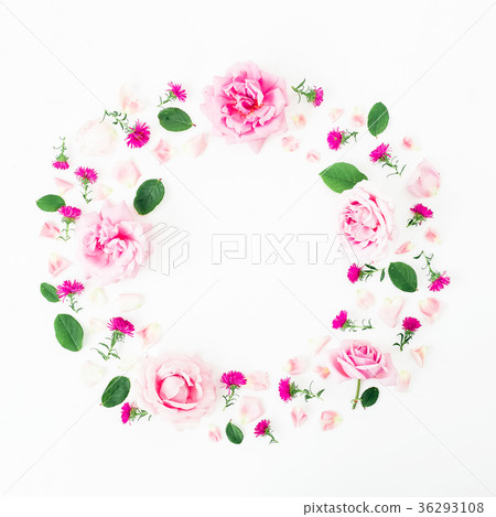 Round frame of pink flowers, petals and leaves Round frame of pink flowers, petals and leaves 36293108