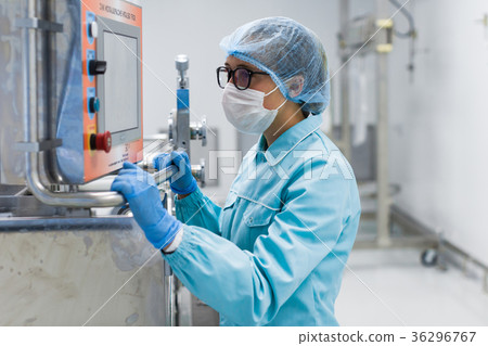 the operator monitors the operation parameters of 36296767