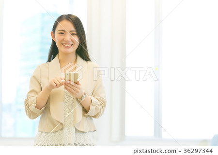 有巧妙的電話OL企業圖像辦公室夫人的女性辦公室工作 有巧妙的電話OL企業圖像辦公室夫人的女性辦公室工作 36297344