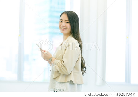 有巧妙的電話OL企業圖像辦公室夫人的女性辦公室工作 有巧妙的電話OL企業圖像辦公室夫人的女性辦公室工作 36297347