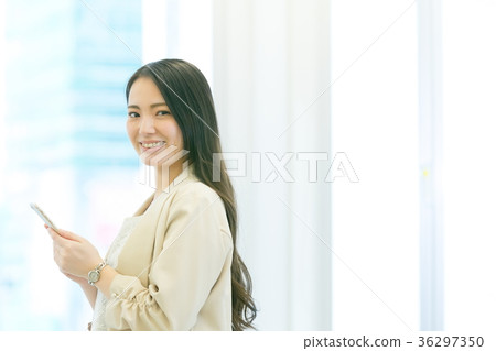 有巧妙的電話OL企業圖像辦公室夫人的女性辦公室工作 有巧妙的電話OL企業圖像辦公室夫人的女性辦公室工作 36297350